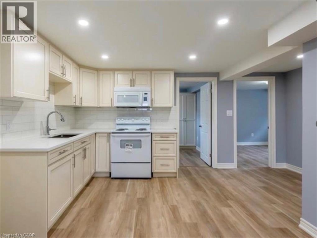 431 East 36th Street Unit# Lower, Hamilton, Ontario  L8V 4A4 - Photo 3 - 40809605