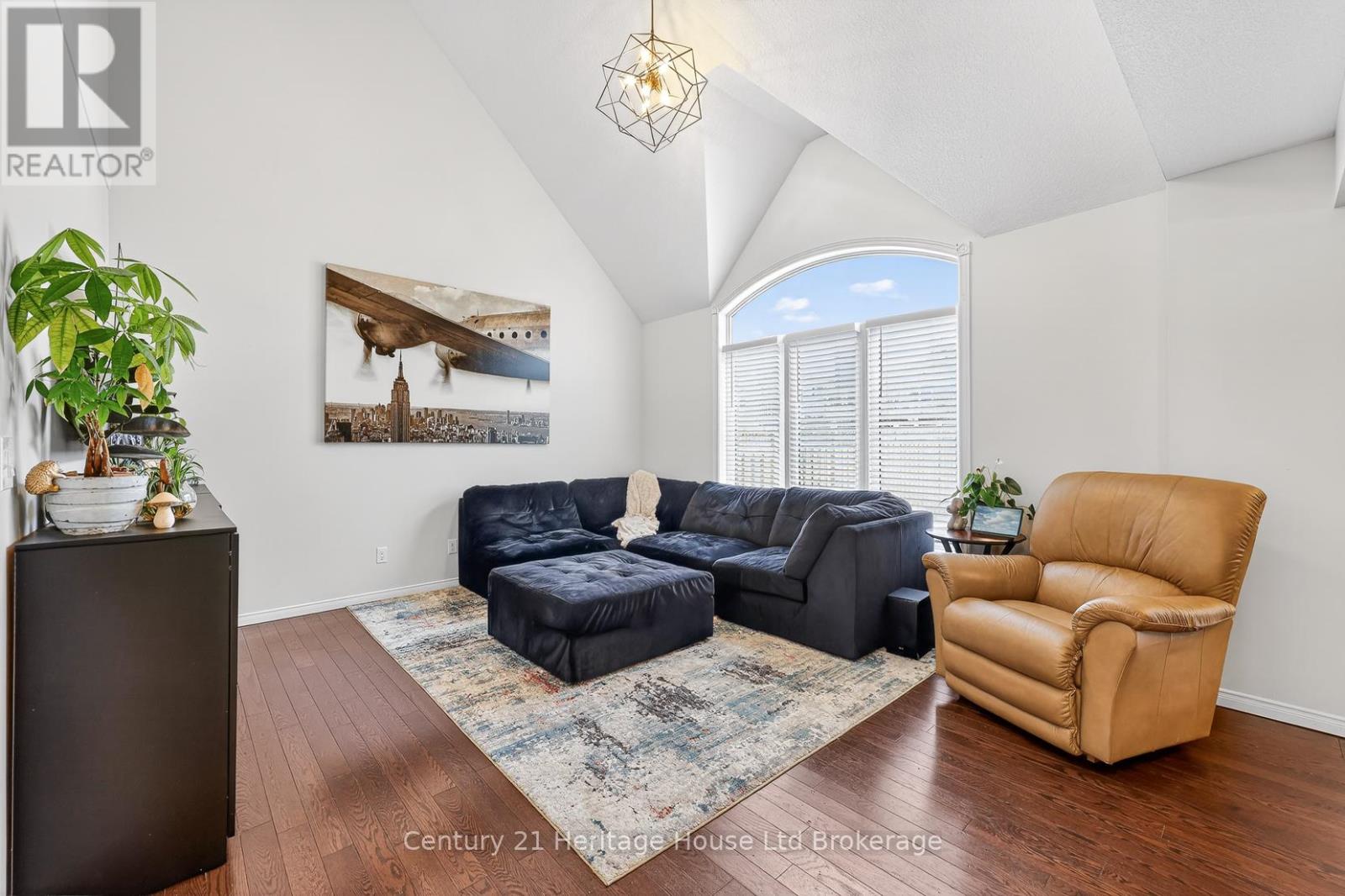 464 Champlain Avenue, Woodstock, Ontario  N4V 0A7 - Photo 8 - X12845322