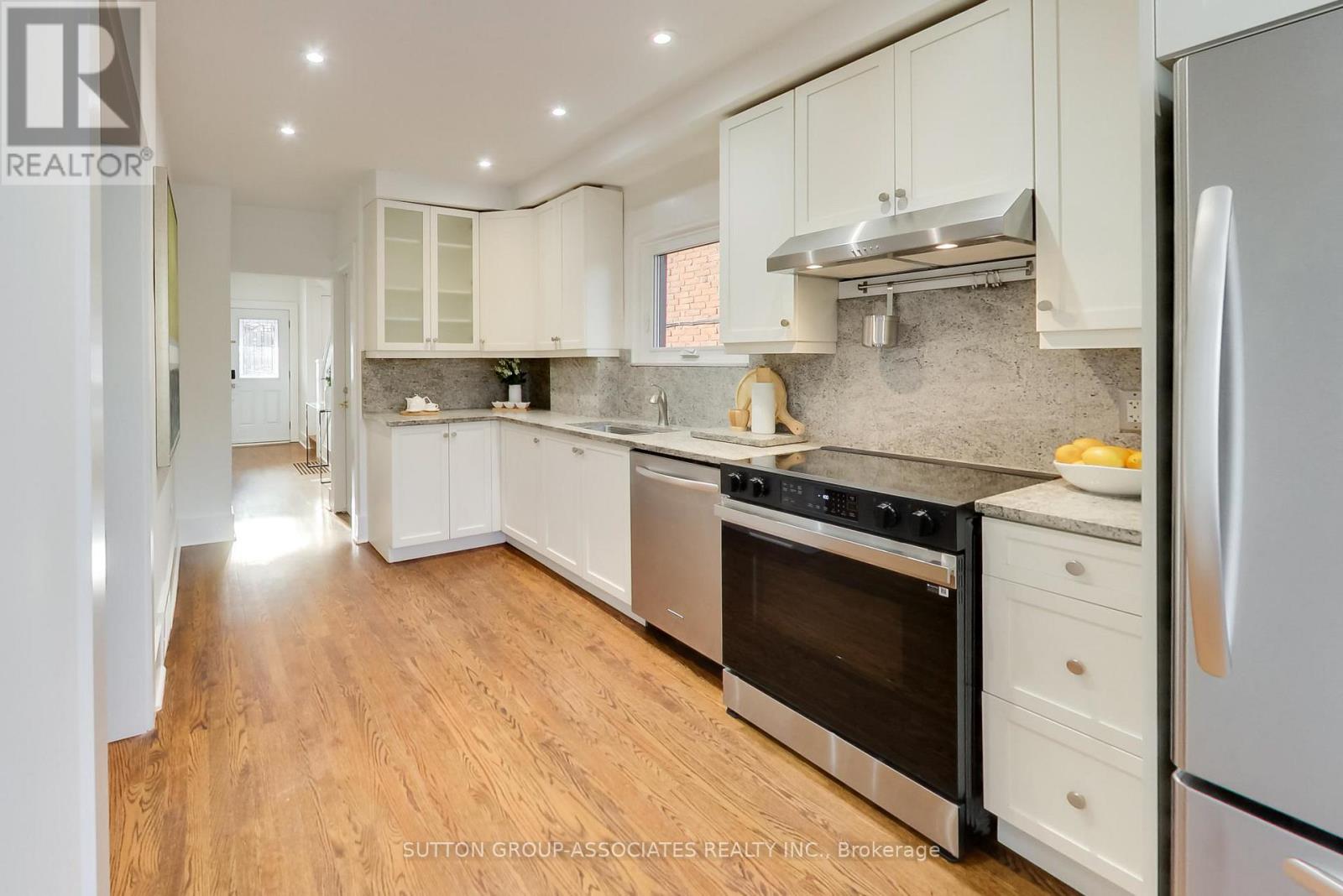 177 Westmount Avenue, Toronto, Ontario  M6E 3M6 - Photo 17 - C12849468