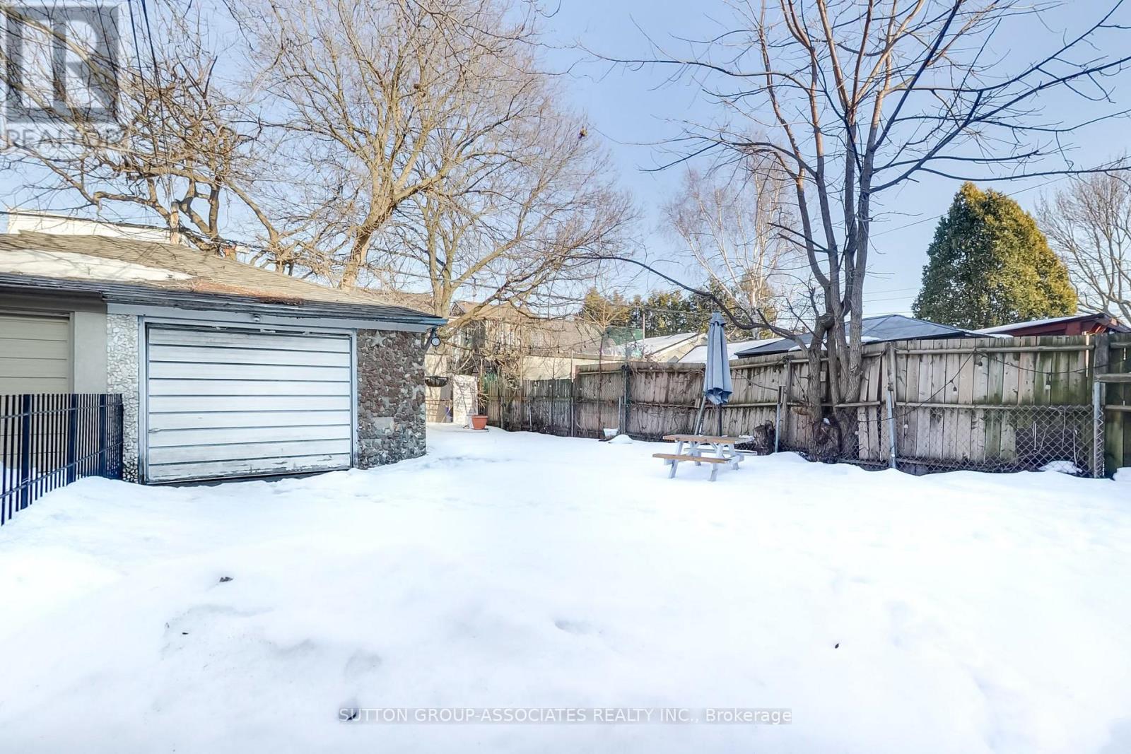 177 Westmount Avenue, Toronto, Ontario  M6E 3M6 - Photo 46 - C12849468