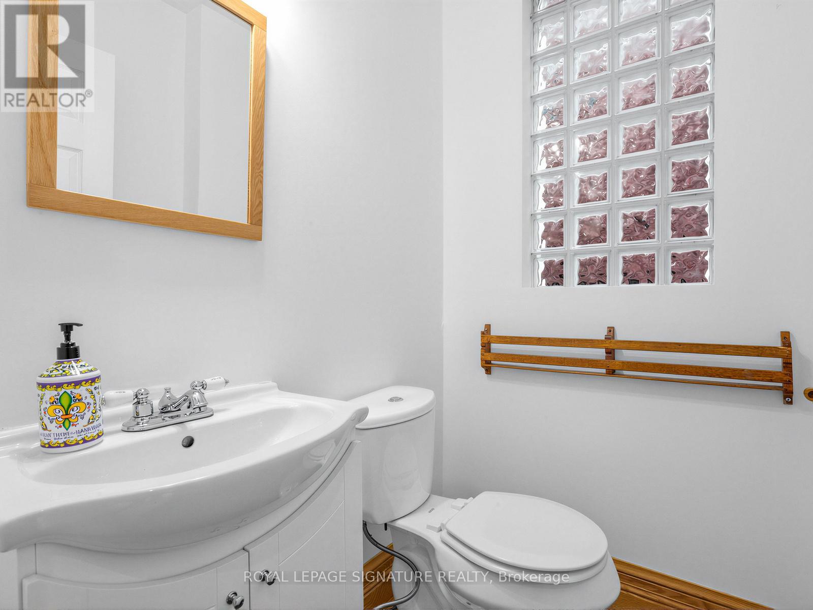 211 Arlington Avenue, Toronto, Ontario  M6C 2Z4 - Photo 14 - C12849506