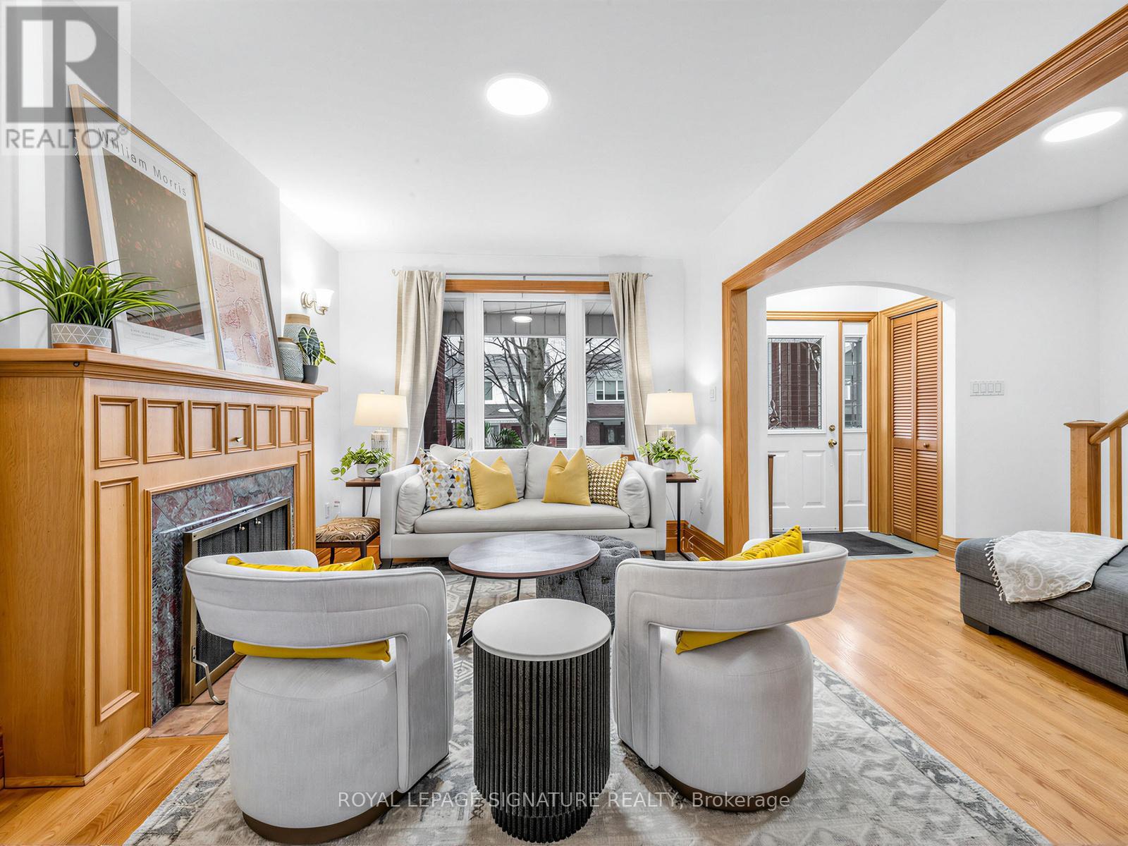 211 Arlington Avenue, Toronto, Ontario  M6C 2Z4 - Photo 4 - C12849506