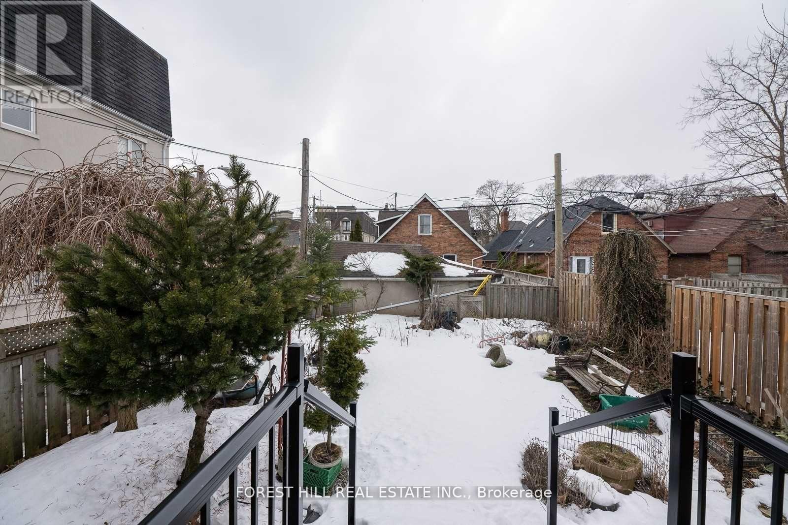 6 Park Hill Road, Toronto, Ontario  M6C 3M9 - Photo 11 - C12849540