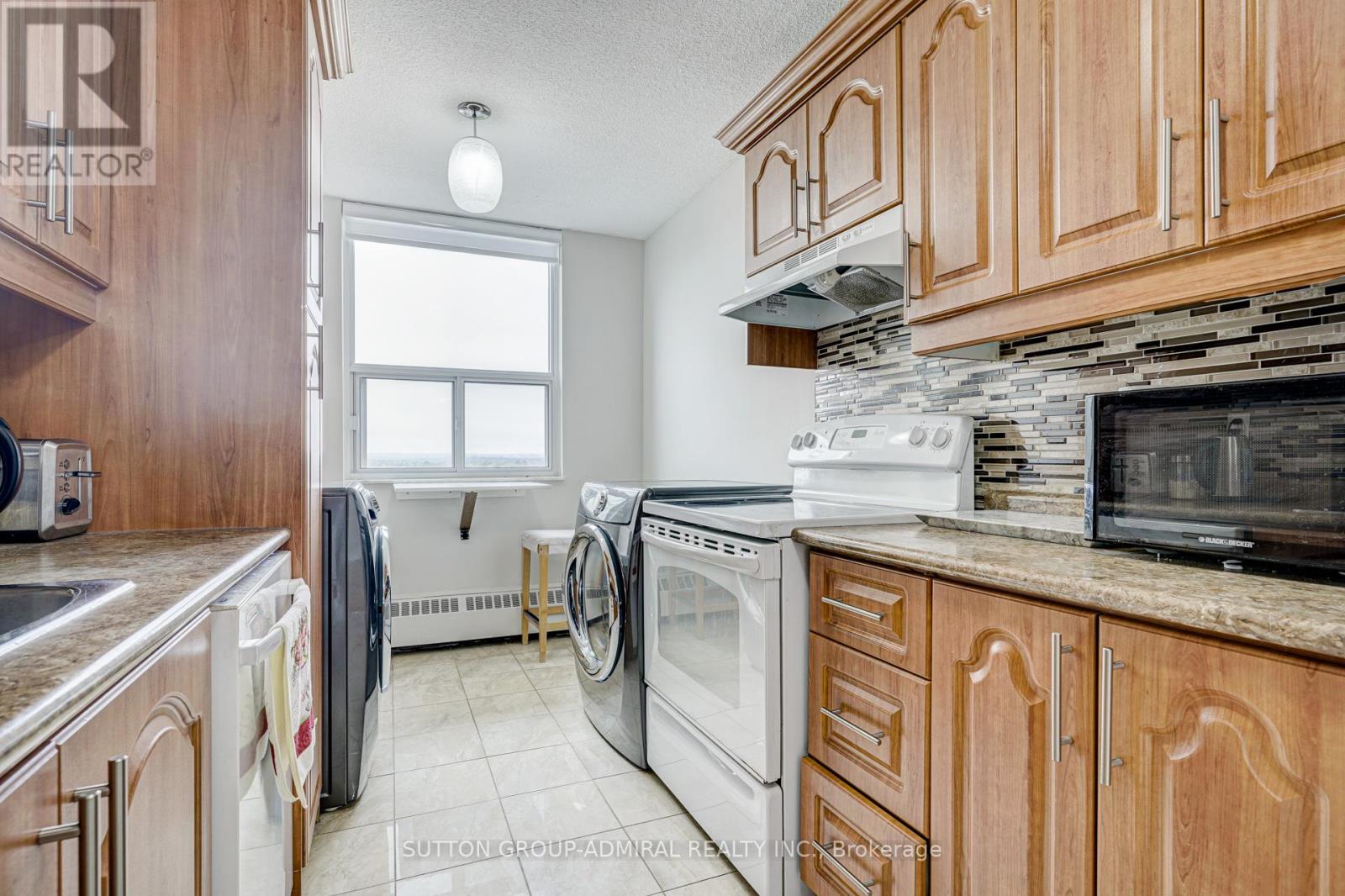 1006 - 175 Hilda Avenue, Toronto, Ontario  M2M 1V8 - Photo 9 - C12849556