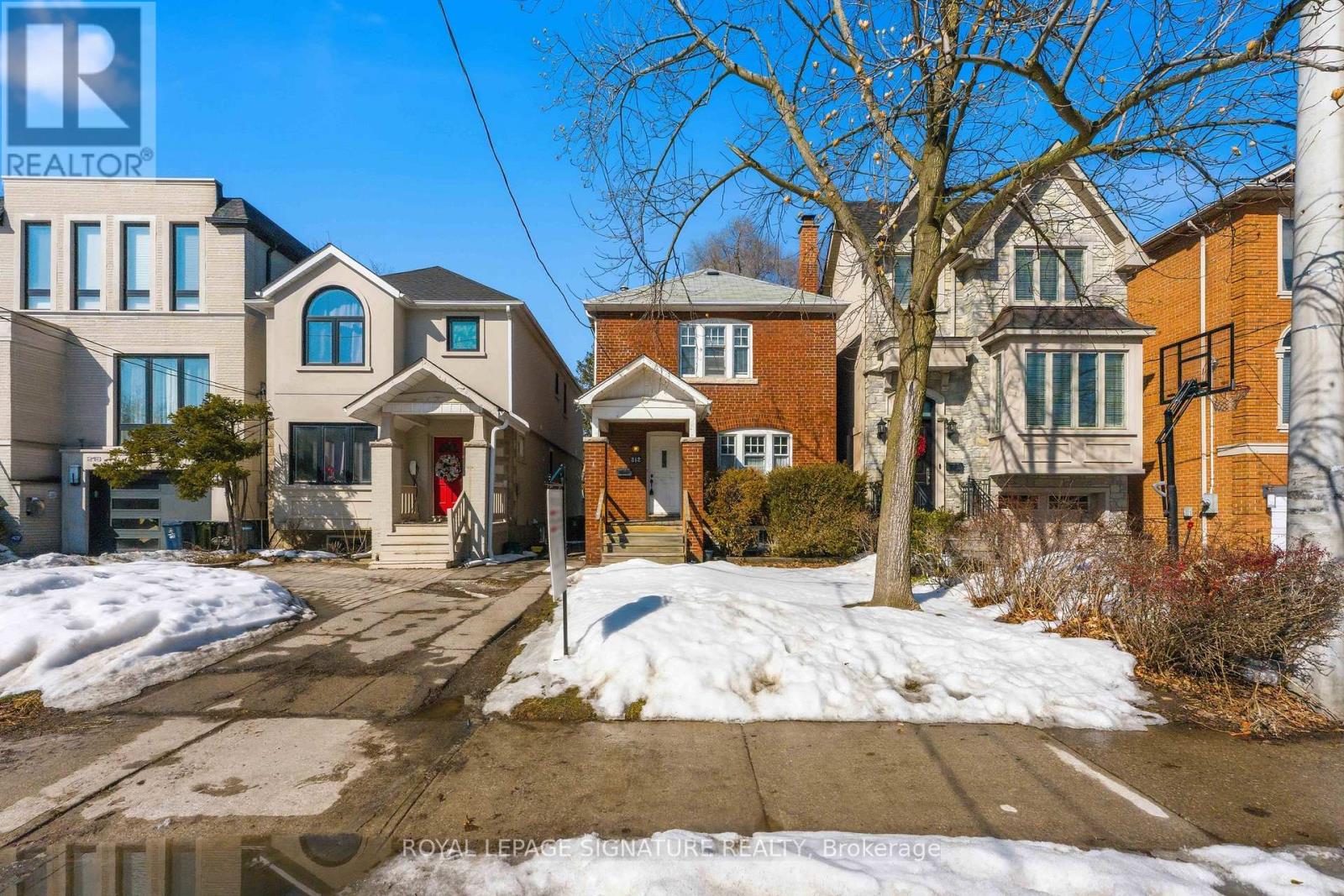 212 CRANBROOKE AVENUE, Toronto, Ontario