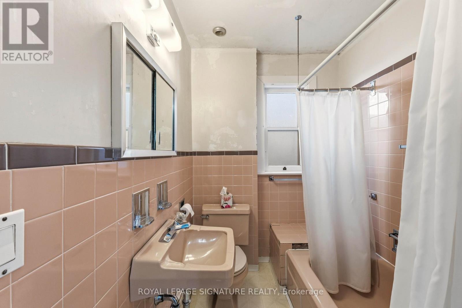 212 Cranbrooke Avenue, Toronto, Ontario  M5M 1M7 - Photo 7 - C12849568