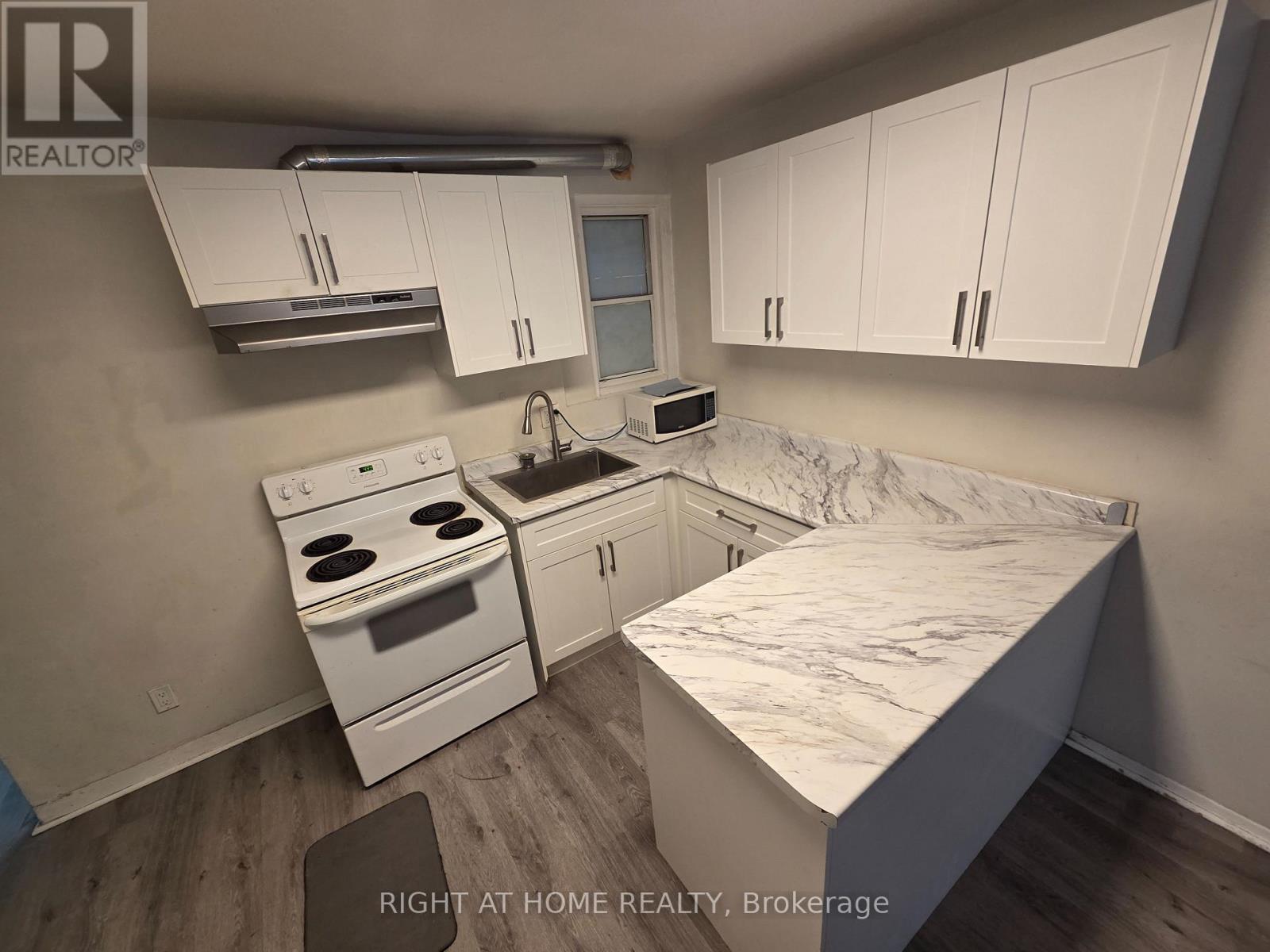 Level 2 - 1561 Eglinton Avenue W, Toronto, Ontario  M6E 2G9 - Photo 7 - C12849646