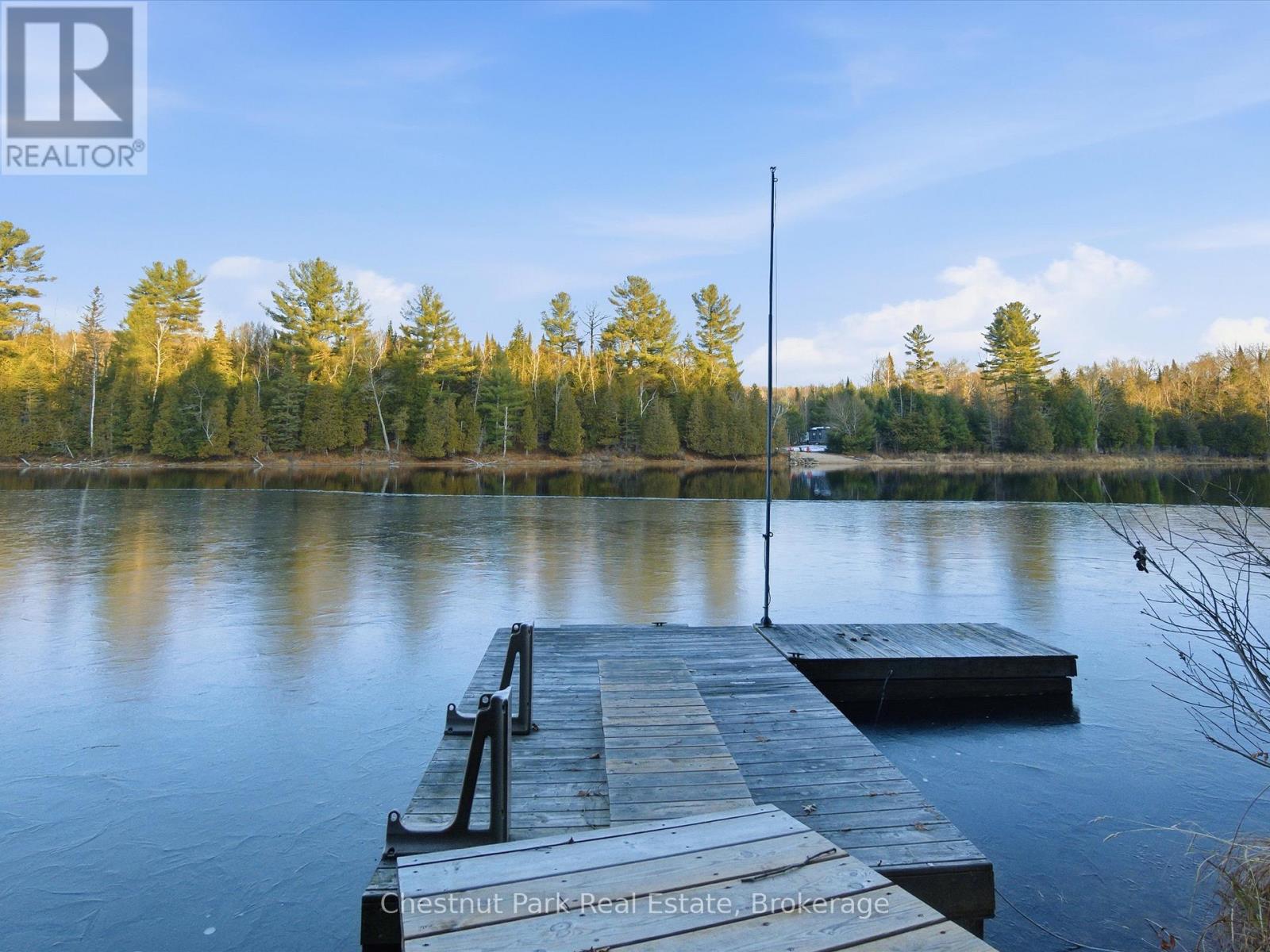 1077 Fairy Falls Road, Lake Of Bays (Mclean), Ontario  P0B 1A0 - Photo 7 - X12849558