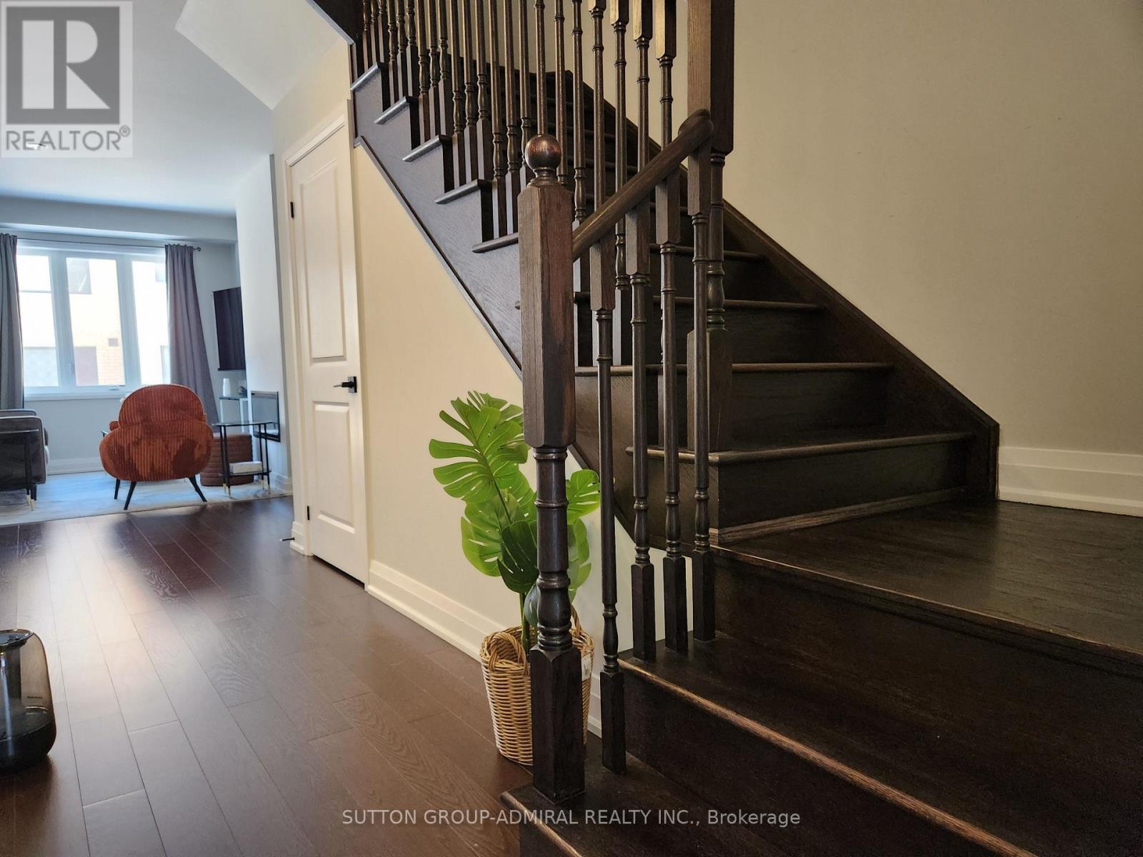 984 Crowsnest Hollow, Pickering, Ontario  L1X 0P4 - Photo 9 - E12849256