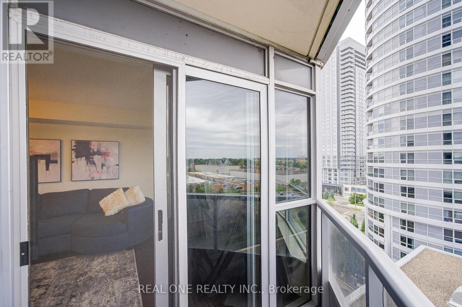 1008 - 151 Village Green Square, Toronto, Ontario  M1S 0K5 - Photo 38 - E12849258