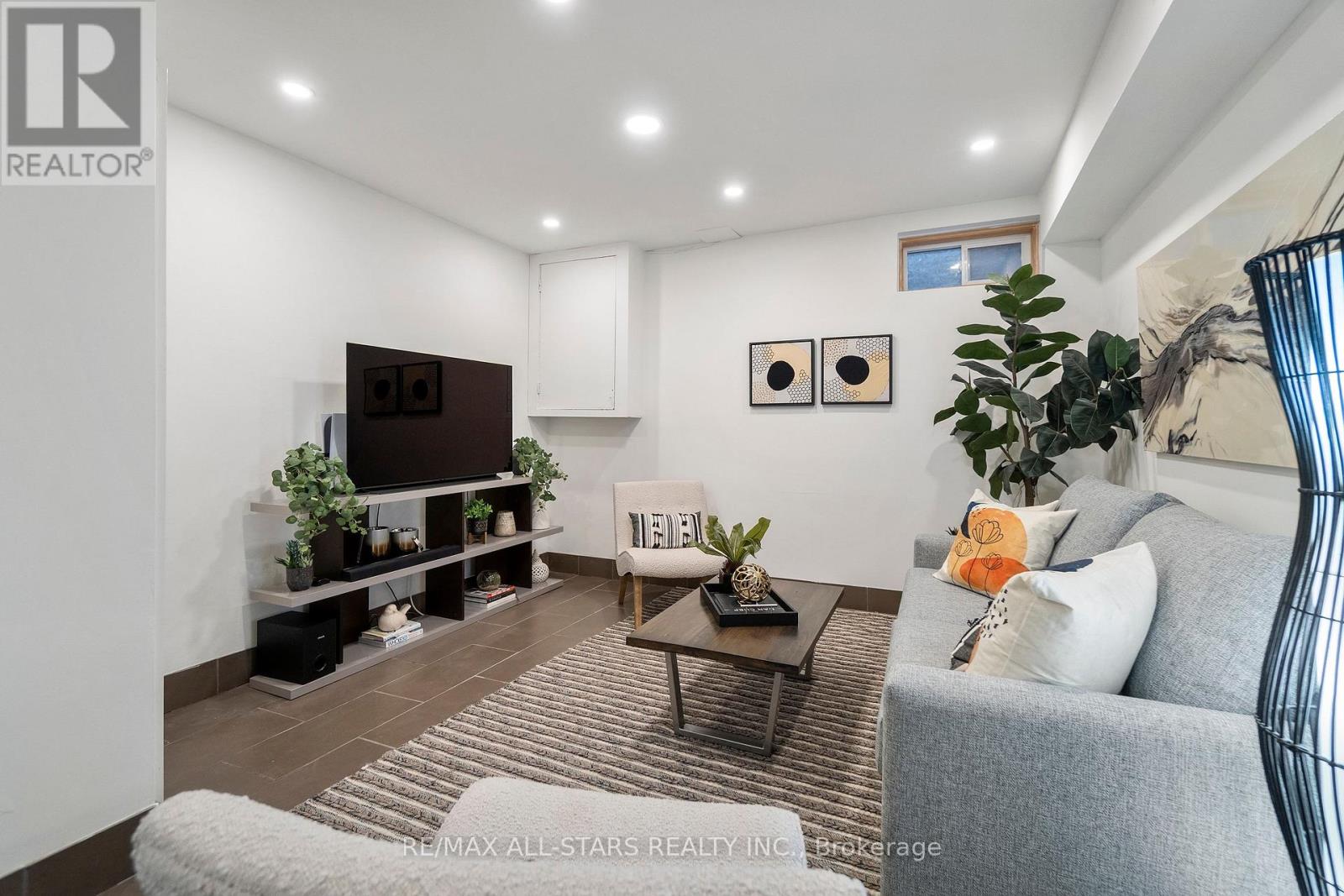 3 - 83 Pape Avenue, Toronto, Ontario  M4M 2V5 - Photo 31 - E12849318