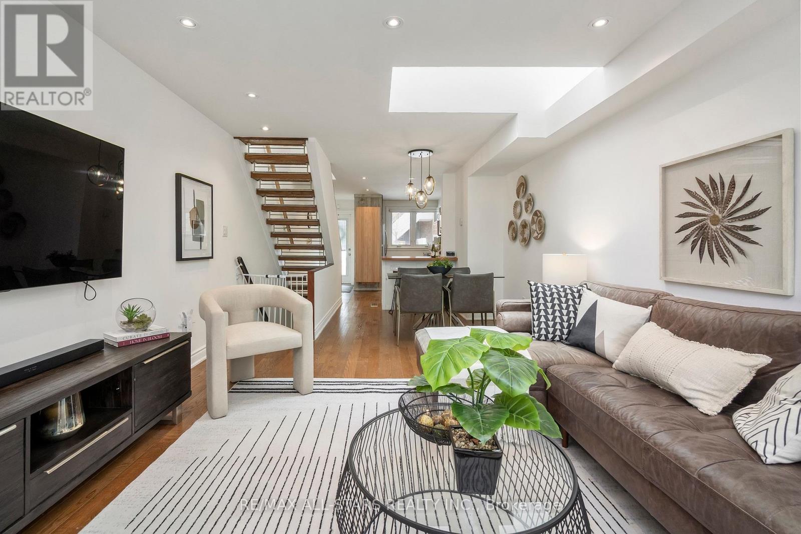 3 - 83 Pape Avenue, Toronto, Ontario  M4M 2V5 - Photo 6 - E12849318