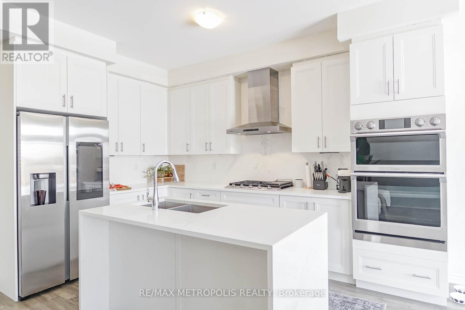 17 Hickling Lane, Ajax, Ontario  L1T 0P9 - Photo 13 - E12849336