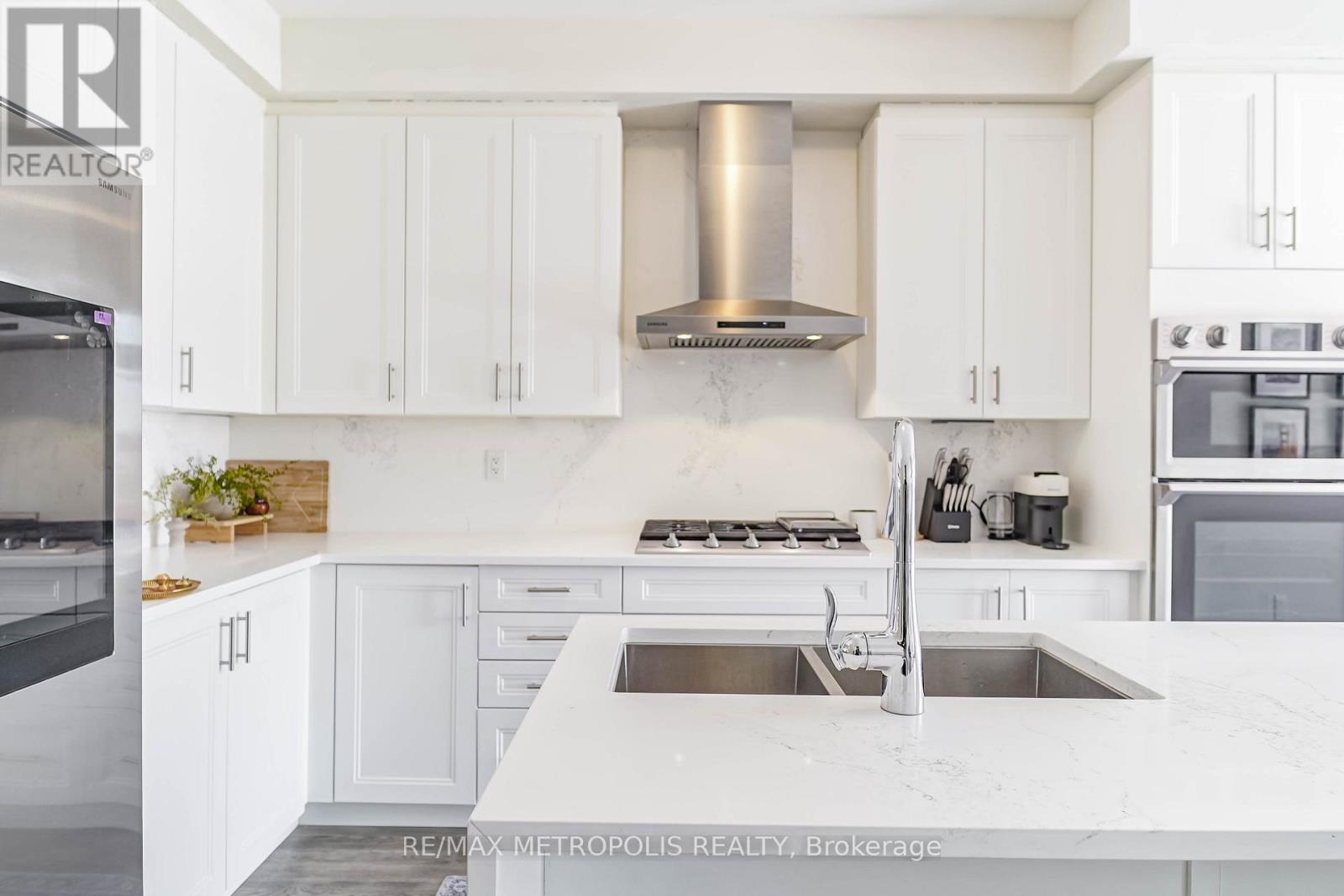 17 Hickling Lane, Ajax, Ontario  L1T 0P9 - Photo 15 - E12849336