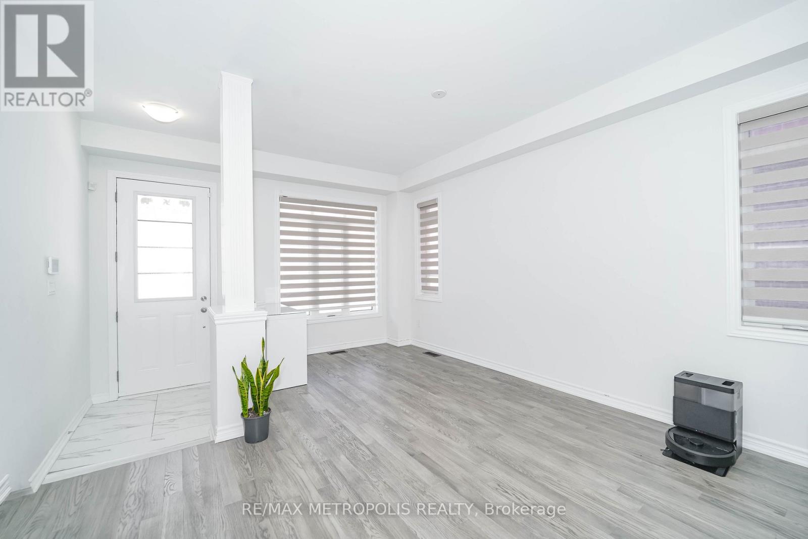 17 Hickling Lane, Ajax, Ontario  L1T 0P9 - Photo 6 - E12849336