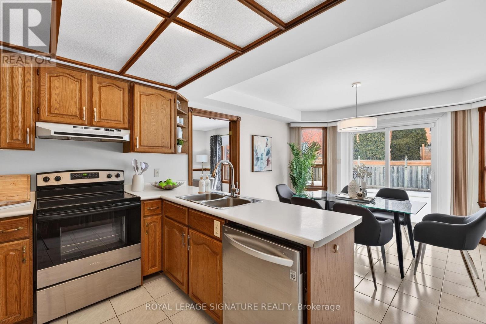 79 Waverly Street N, Oshawa, Ontario  L1J 8G6 - Photo 12 - E12849352