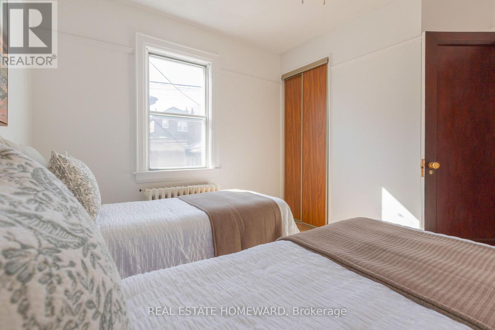 58 Hammersmith Avenue, Toronto, Ontario  M4E 2W4 - Photo 12 - E12849426