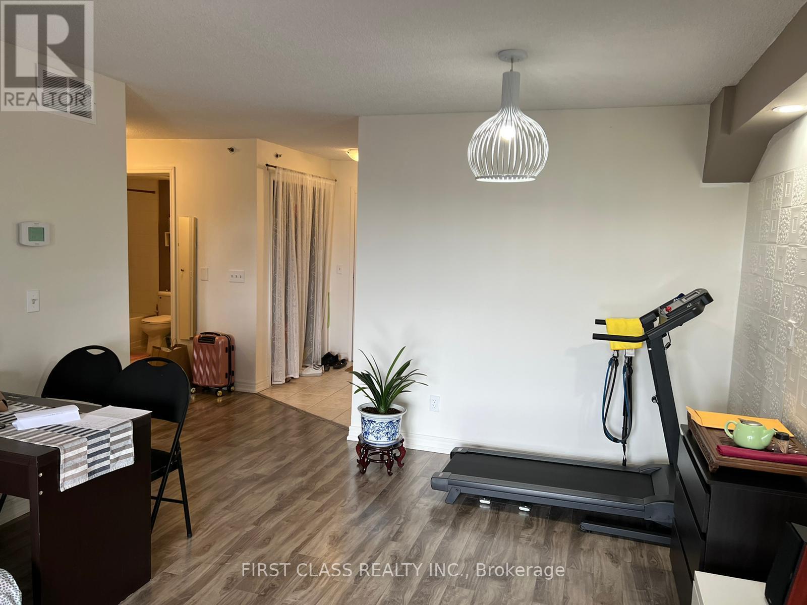 404 - 684 Warden Avenue, Toronto (Clairlea-Birchmount), Ontario  M1L 4W4 - Photo 5 - E12849622