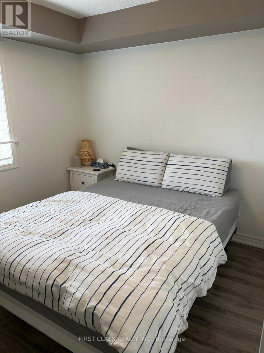 404 - 684 Warden Avenue, Toronto (Clairlea-Birchmount), Ontario  M1L 4W4 - Photo 6 - E12849622