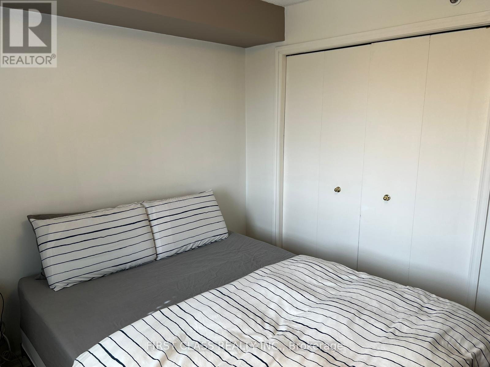 404 - 684 Warden Avenue, Toronto (Clairlea-Birchmount), Ontario  M1L 4W4 - Photo 7 - E12849622