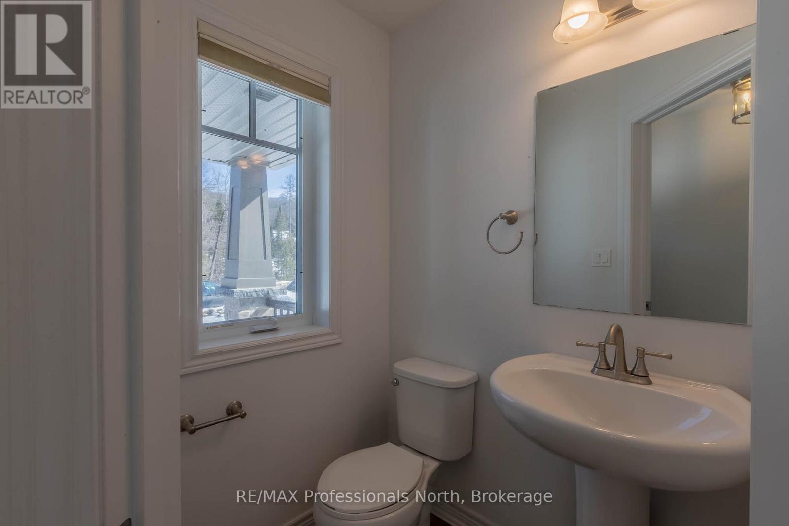 13 Brookside Crossing, Huntsville (Chaffey), Ontario  P1H 1C9 - Photo 7 - X12849626