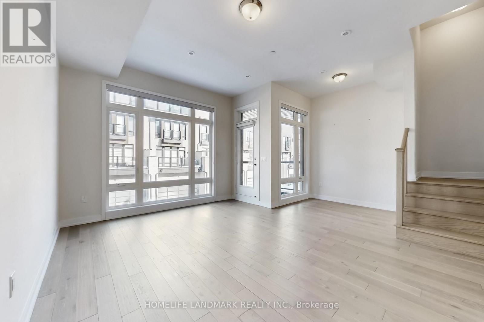 20 Credit Lane, Richmond Hill, Ontario  L4E 1G9 - Photo 3 - N12849288