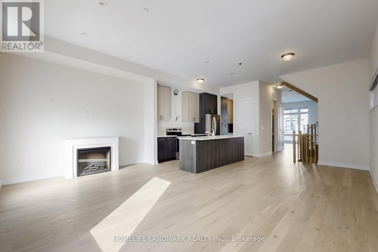 20 Credit Lane, Richmond Hill, Ontario  L4E 1G9 - Photo 8 - N12849288