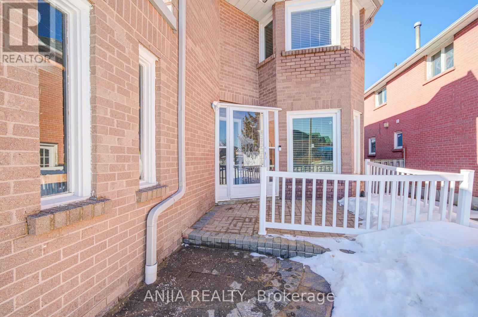 62 Walford Road, Markham, Ontario  L3S 2T1 - Photo 2 - N12849316