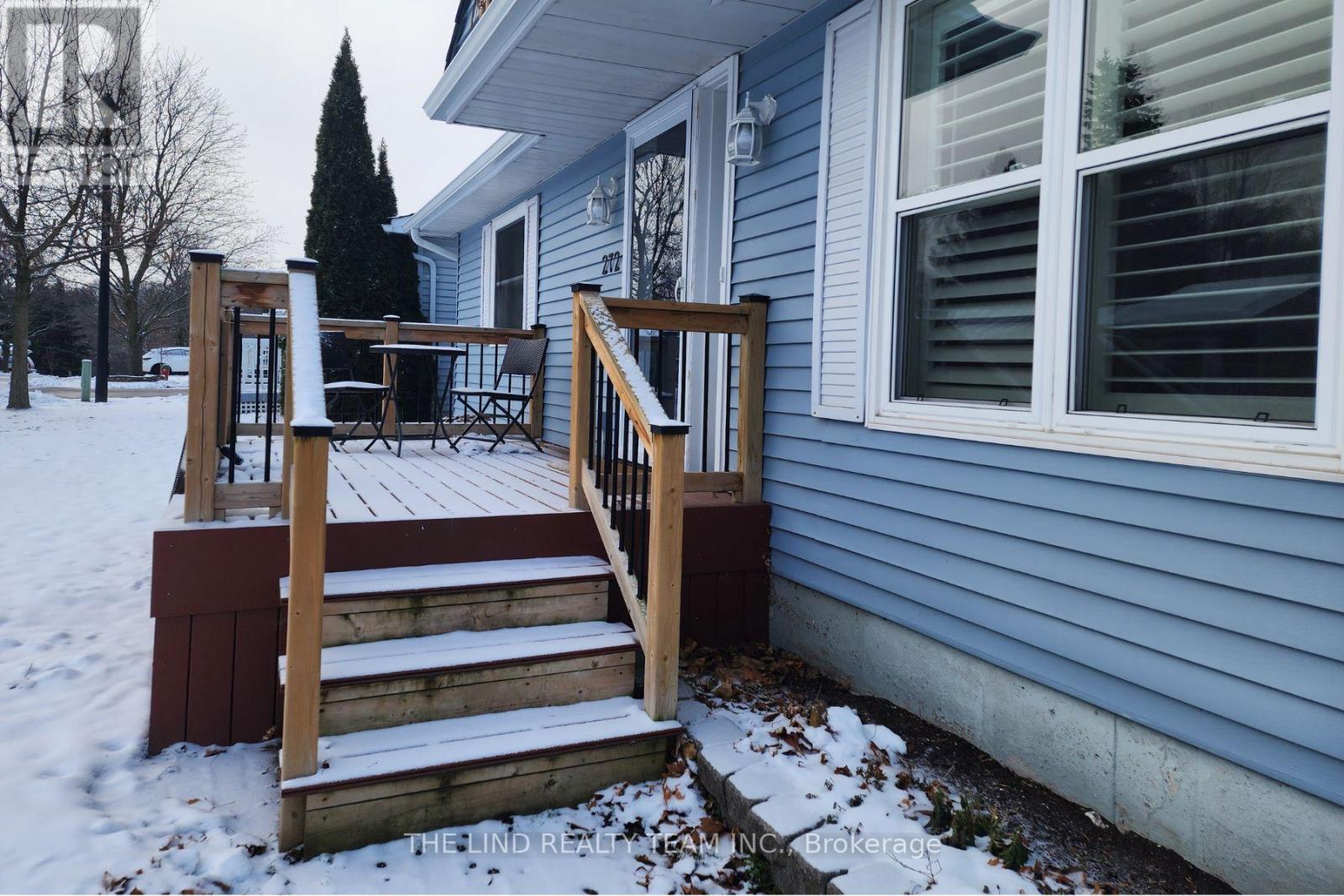 272 Jeff Smith Court, Newmarket, Ontario  L3Y 8C5 - Photo 2 - N12849334