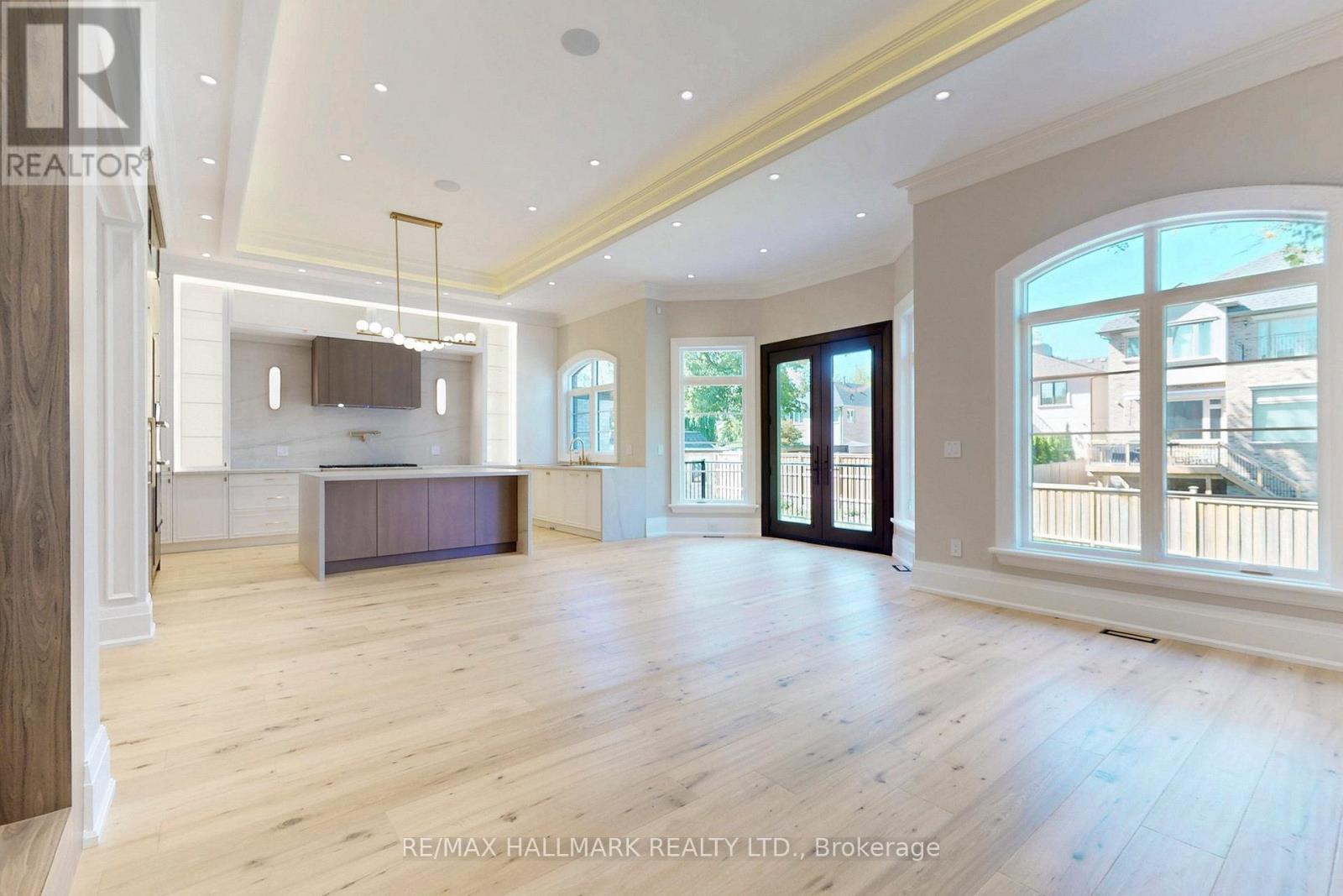 152 Olde Bayview Avenue, Richmond Hill, Ontario  L4E 3C6 - Photo 4 - N12849340