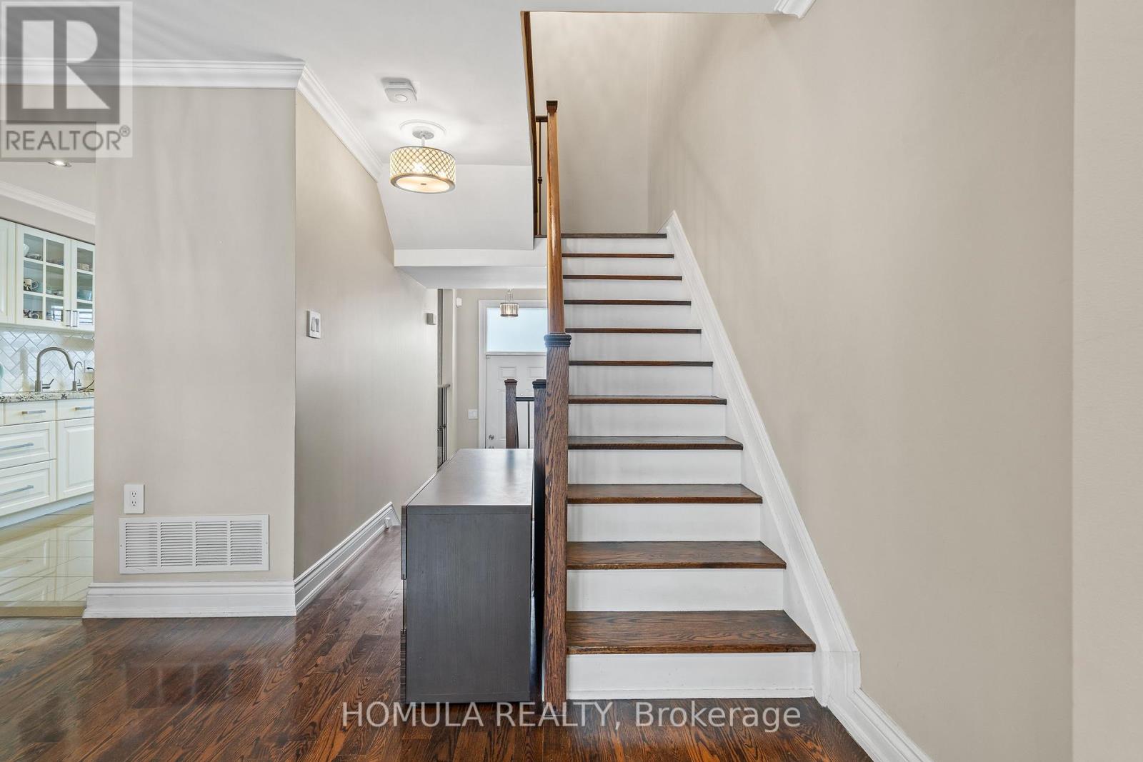 5 - 211 Woodbridge Avenue, Vaughan, Ontario  L4L 2T1 - Photo 18 - N12849510