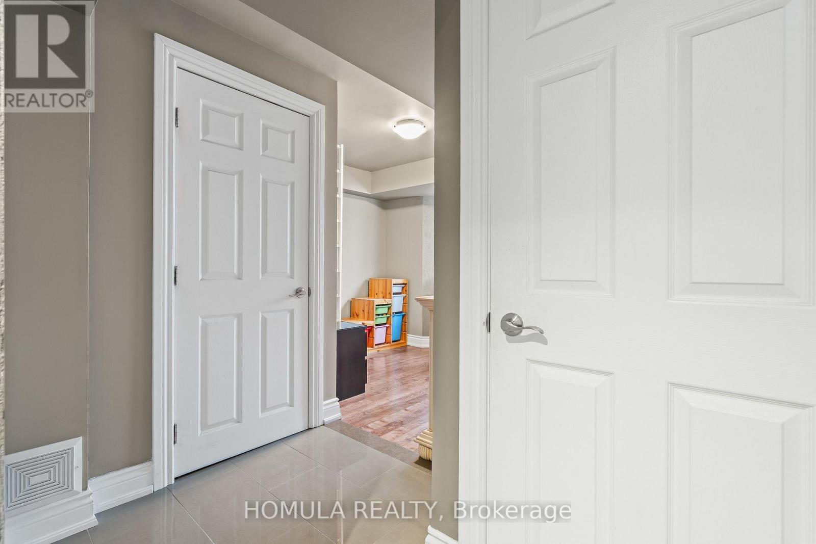 5 - 211 Woodbridge Avenue, Vaughan, Ontario  L4L 2T1 - Photo 35 - N12849510