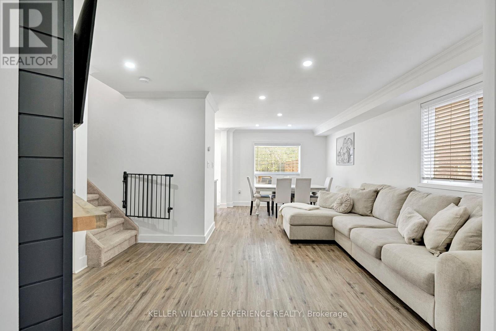 91 Butternut Drive, Barrie (Holly), Ontario  L4N 9Z7 - Photo 9 - S12849266