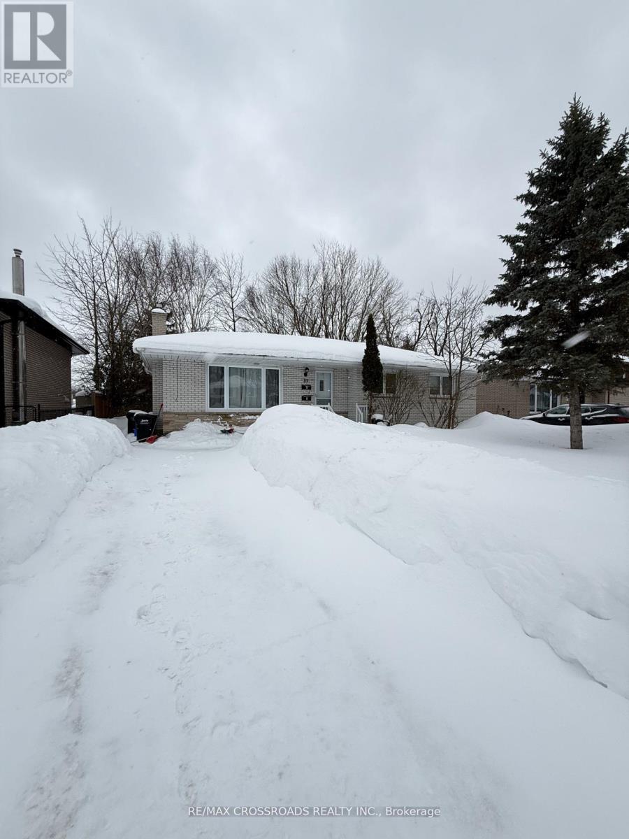 UPPER - 89 OTTAWAY AVENUE, Barrie, Ontario