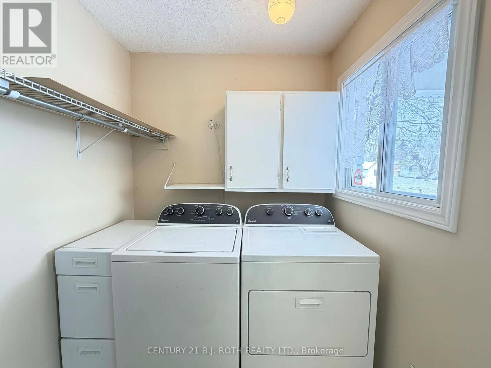 Main - 141 Gunn Street, Barrie (Wellington), Ontario  L4M 2H6 - Photo 14 - S12849434