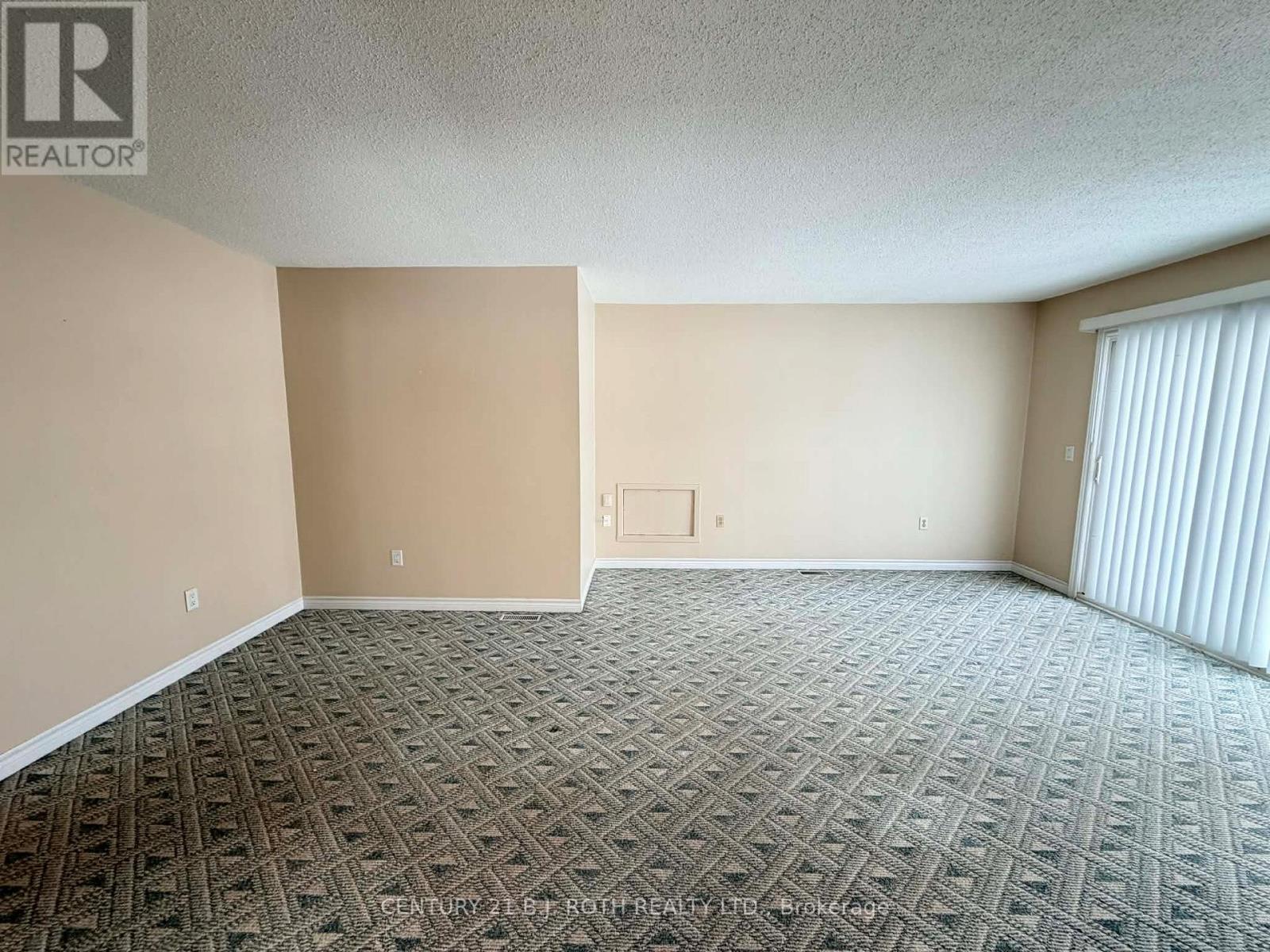 Main - 141 Gunn Street, Barrie (Wellington), Ontario  L4M 2H6 - Photo 3 - S12849434