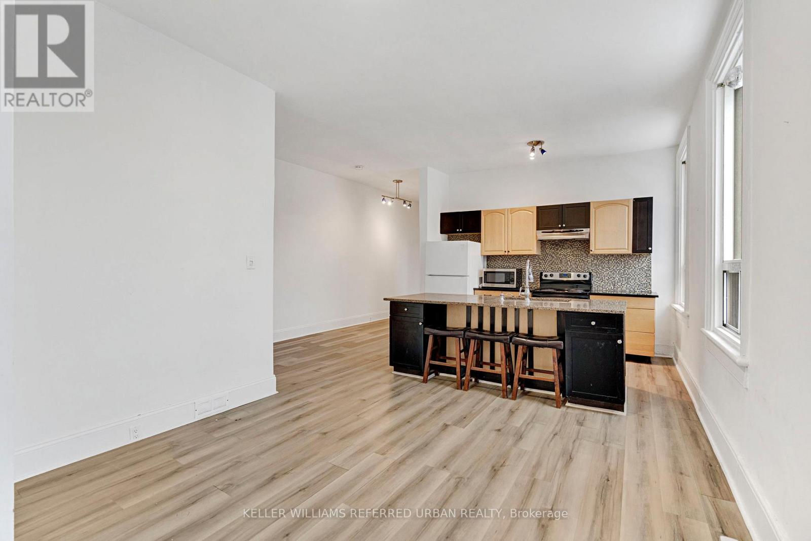 66 Dunlop Street W, Barrie, Ontario  L4N 1A4 - Photo 13 - S12849462