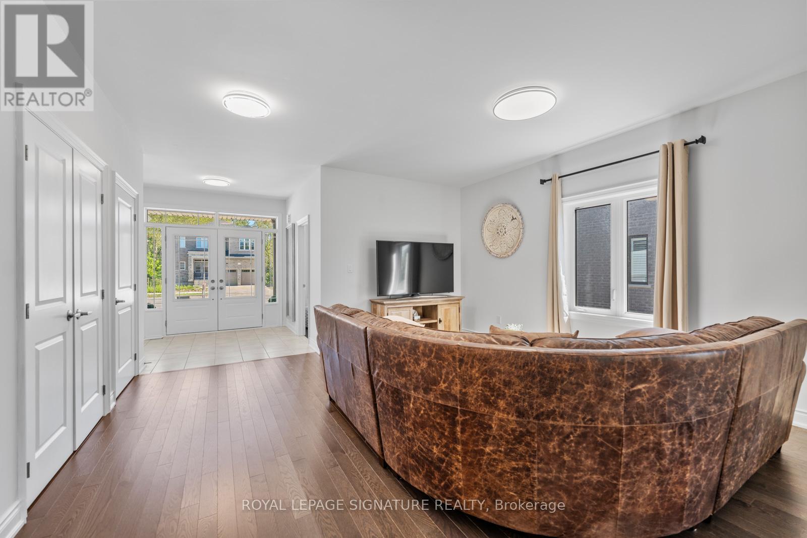 8 Misty Ridge Road, Wasaga Beach, Ontario  L9Z 0R8 - Photo 11 - S12849544