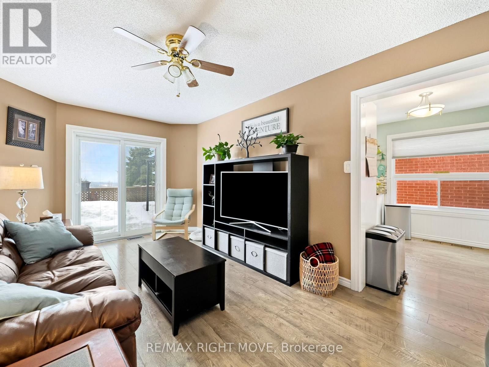 42 Sundew Drive, Barrie (Holly), Ontario  L4N 9L8 - Photo 14 - S12849642