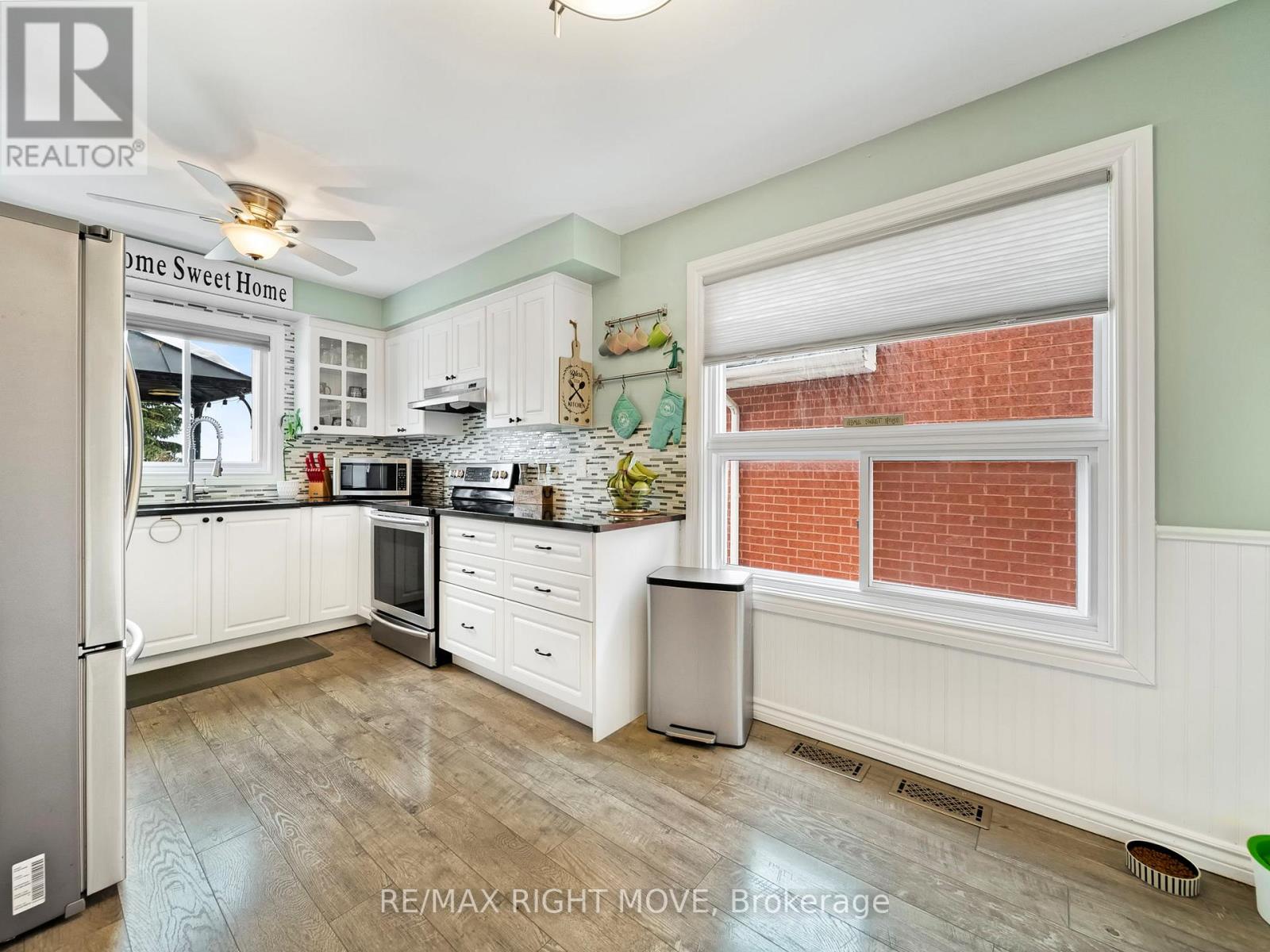 42 Sundew Drive, Barrie (Holly), Ontario  L4N 9L8 - Photo 6 - S12849642