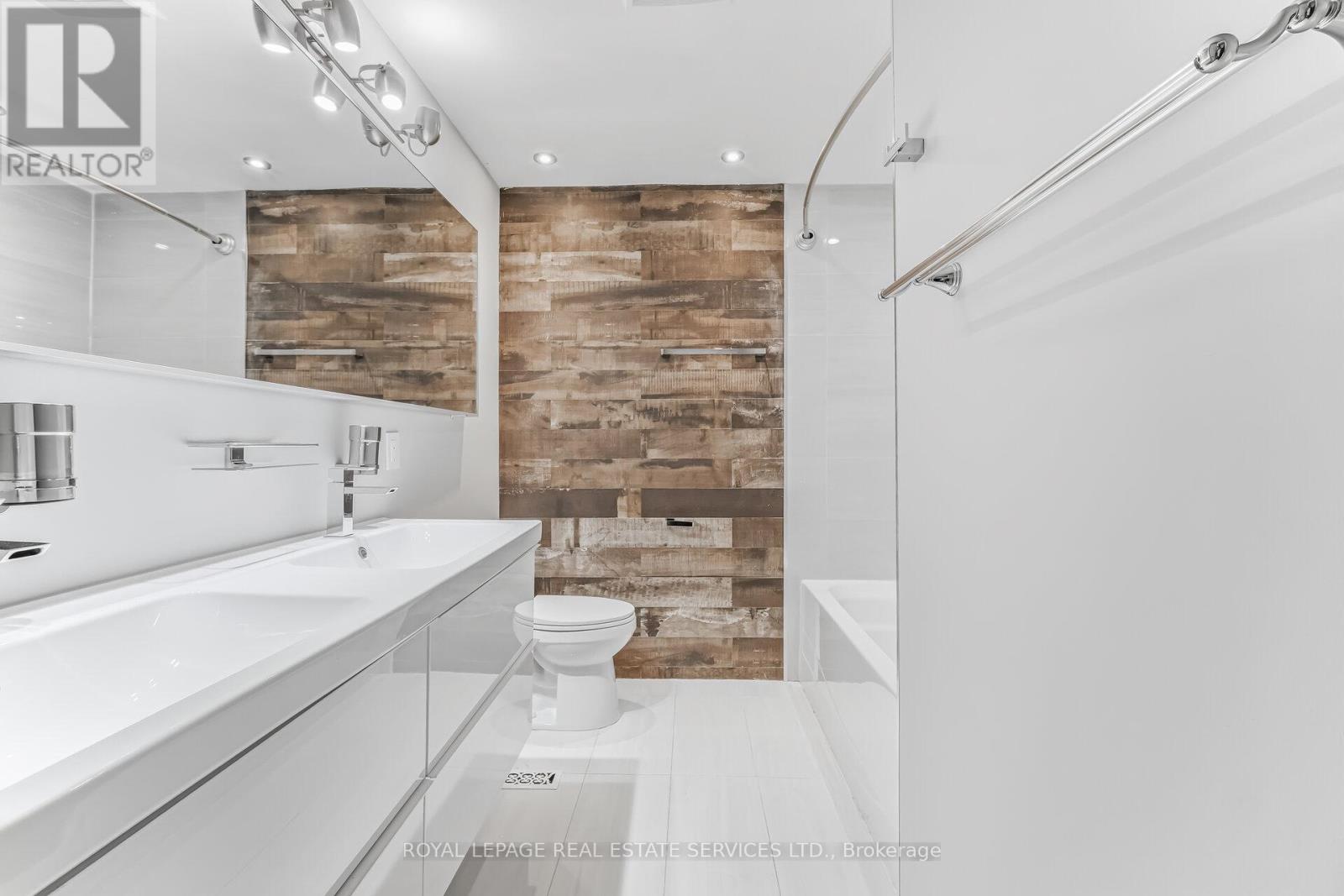 43 - 725 Vermouth Avenue, Mississauga, Ontario  L5A 3X5 - Photo 39 - W12832044