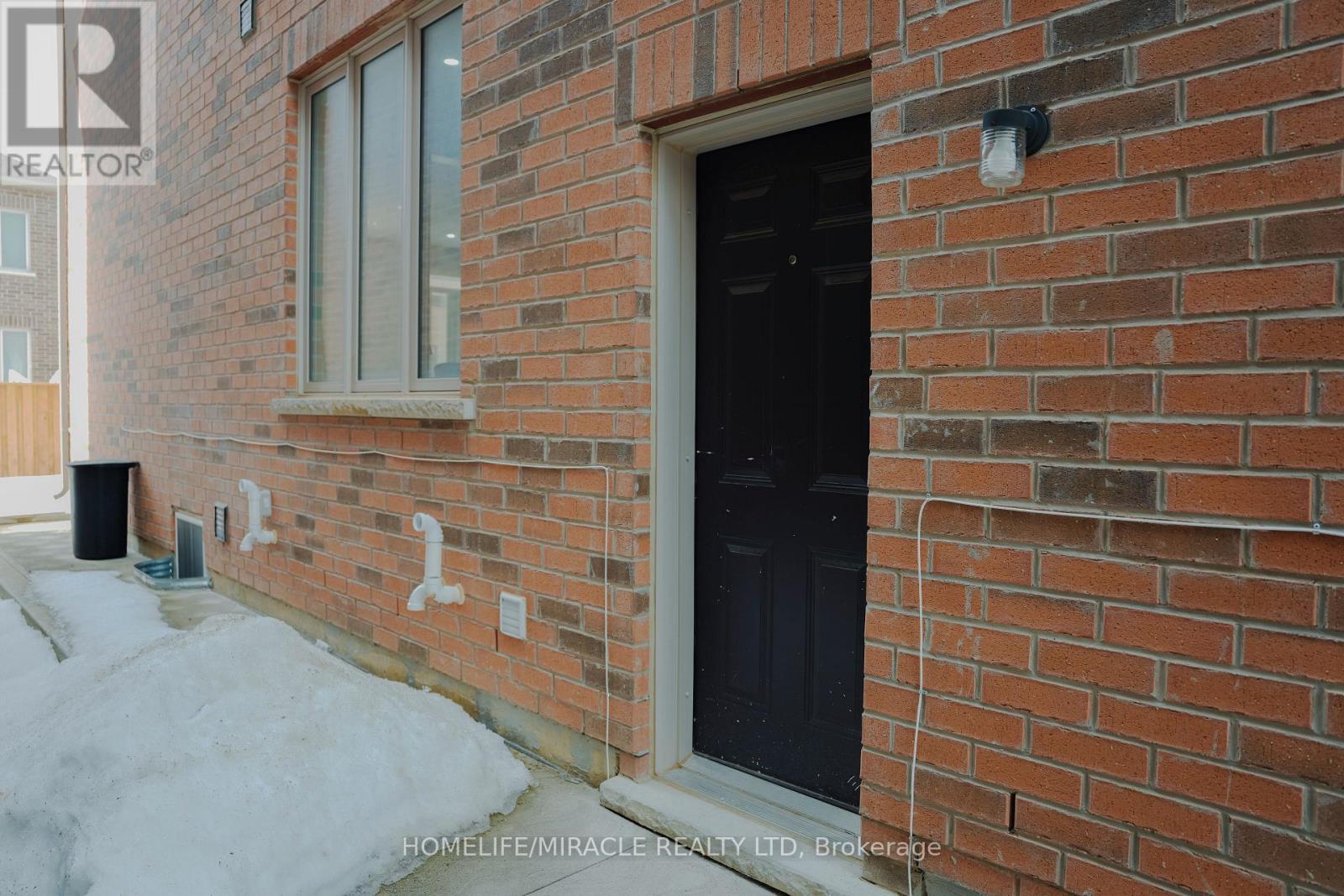 18 Truffle Court, Brampton, Ontario  L7A 5A6 - Photo 47 - W12849242