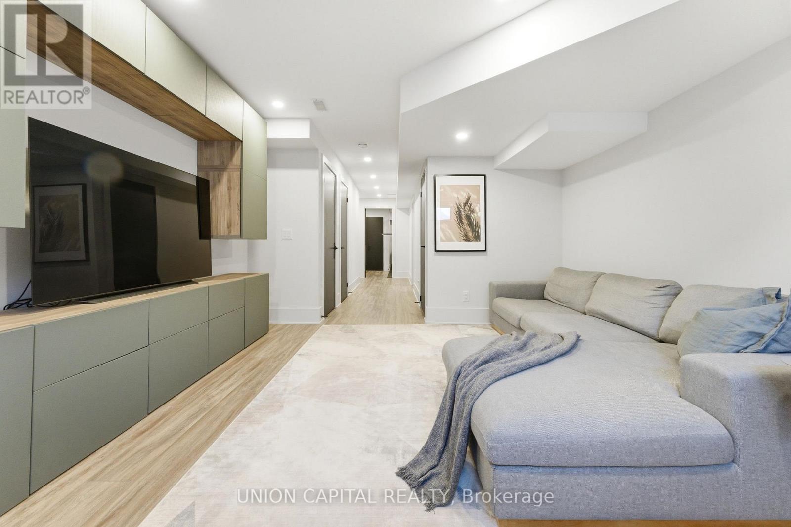 544b Beresford Avenue, Toronto, Ontario  M6S 3C3 - Photo 27 - W12849244