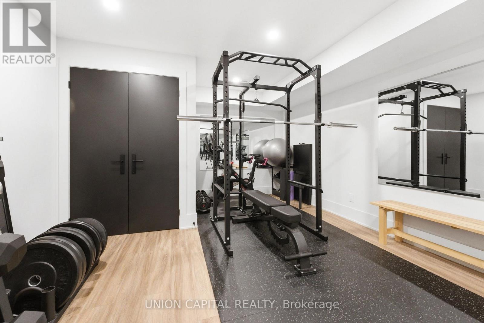 544b Beresford Avenue, Toronto, Ontario  M6S 3C3 - Photo 29 - W12849244