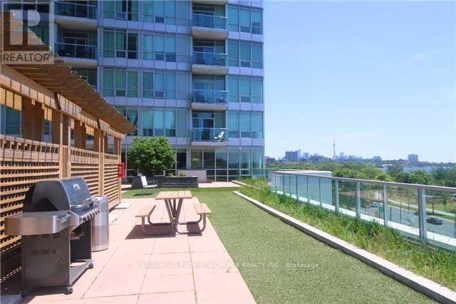 601 - 1910 Lake Shore Boulevard W, Toronto, Ontario  M6S 1A2 - Photo 14 - W12849248