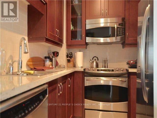 601 - 1910 Lake Shore Boulevard W, Toronto, Ontario  M6S 1A2 - Photo 8 - W12849248