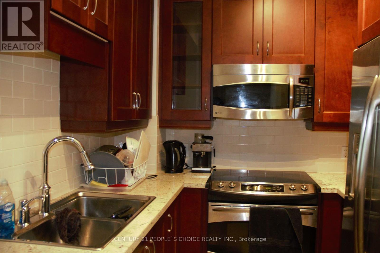 601 - 1910 Lake Shore Boulevard W, Toronto, Ontario  M6S 1A2 - Photo 9 - W12849248