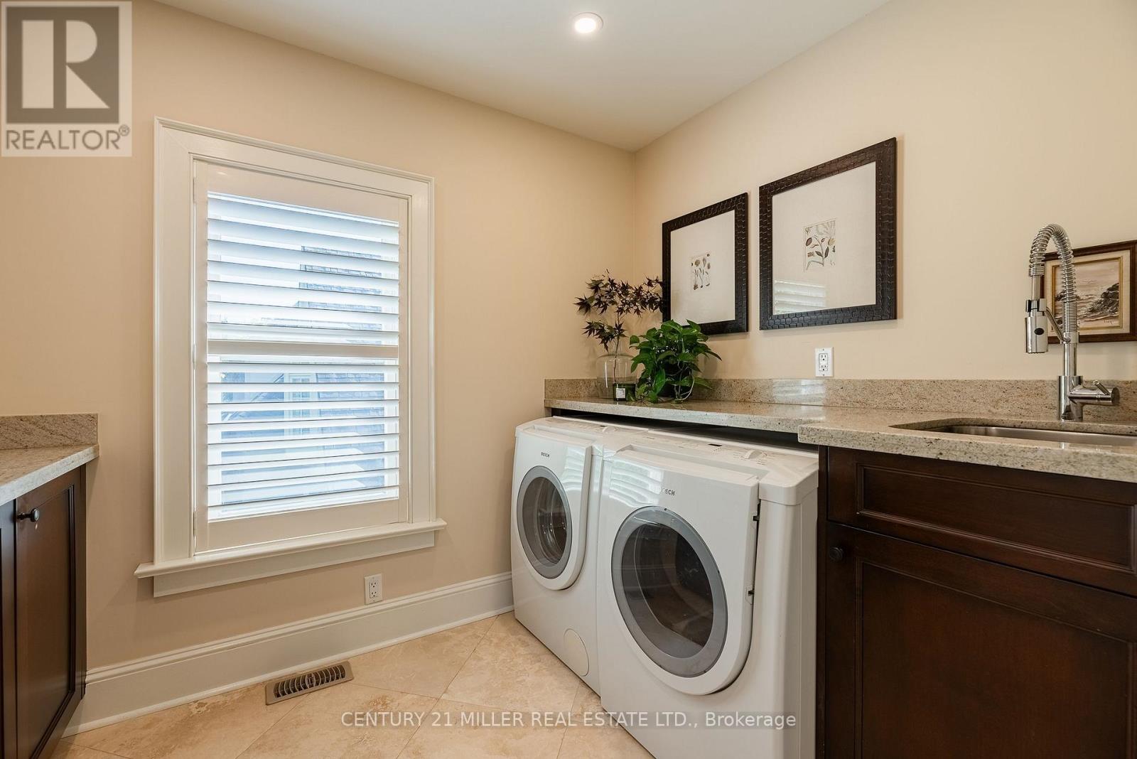 166 Watson Avenue, Oakville, Ontario  L6J 3T7 - Photo 32 - W12849250