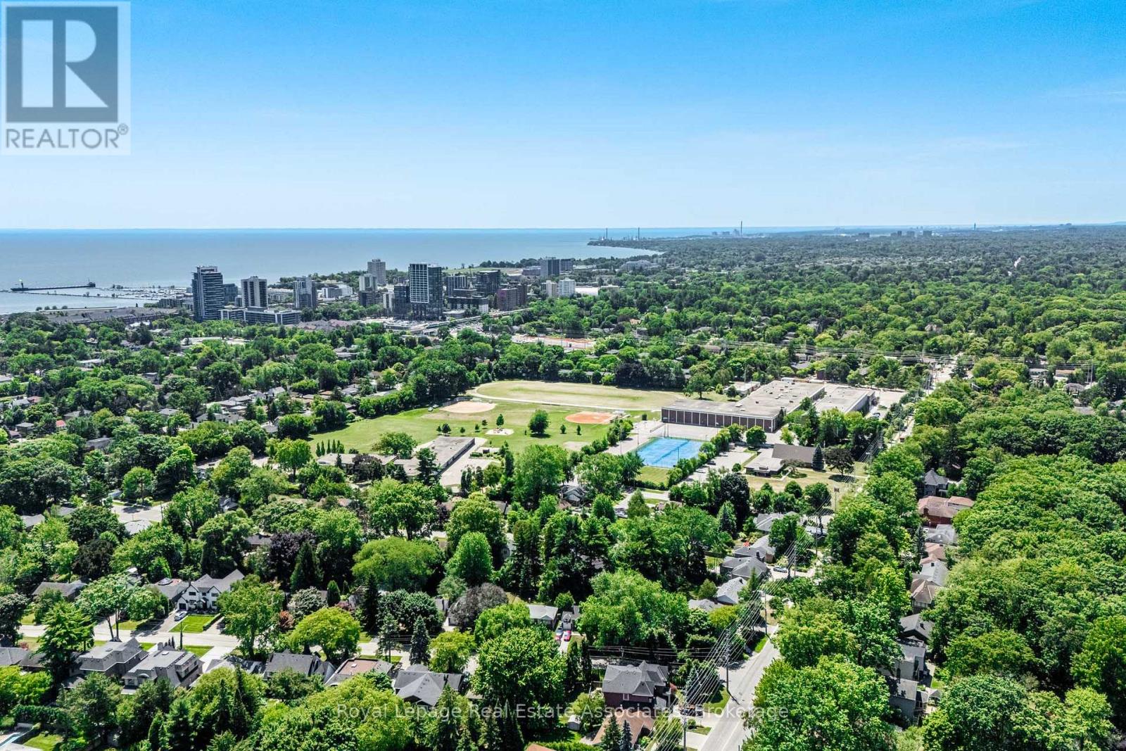 96 Angelene Street, Mississauga, Ontario  L5G 1X2 - Photo 32 - W12849254