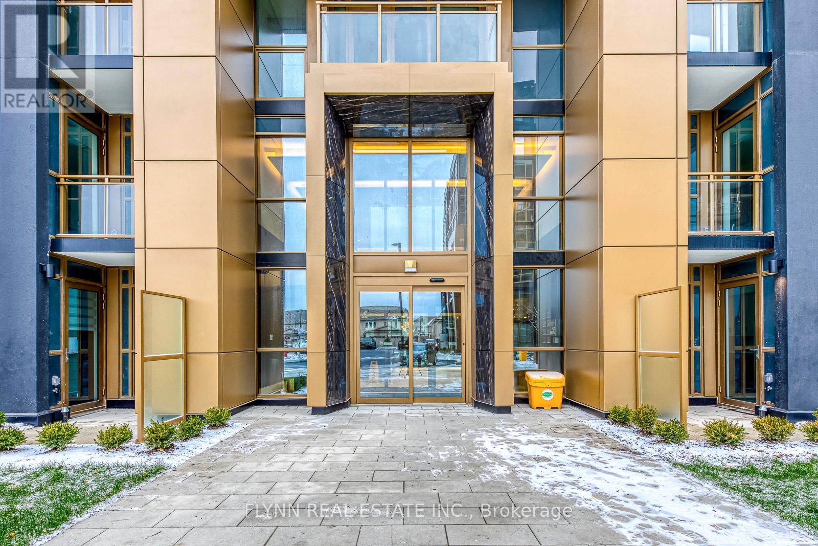 402 - 2333 Khalsa Gate, Oakville, Ontario  L6M 0X7 - Photo 4 - W12849264